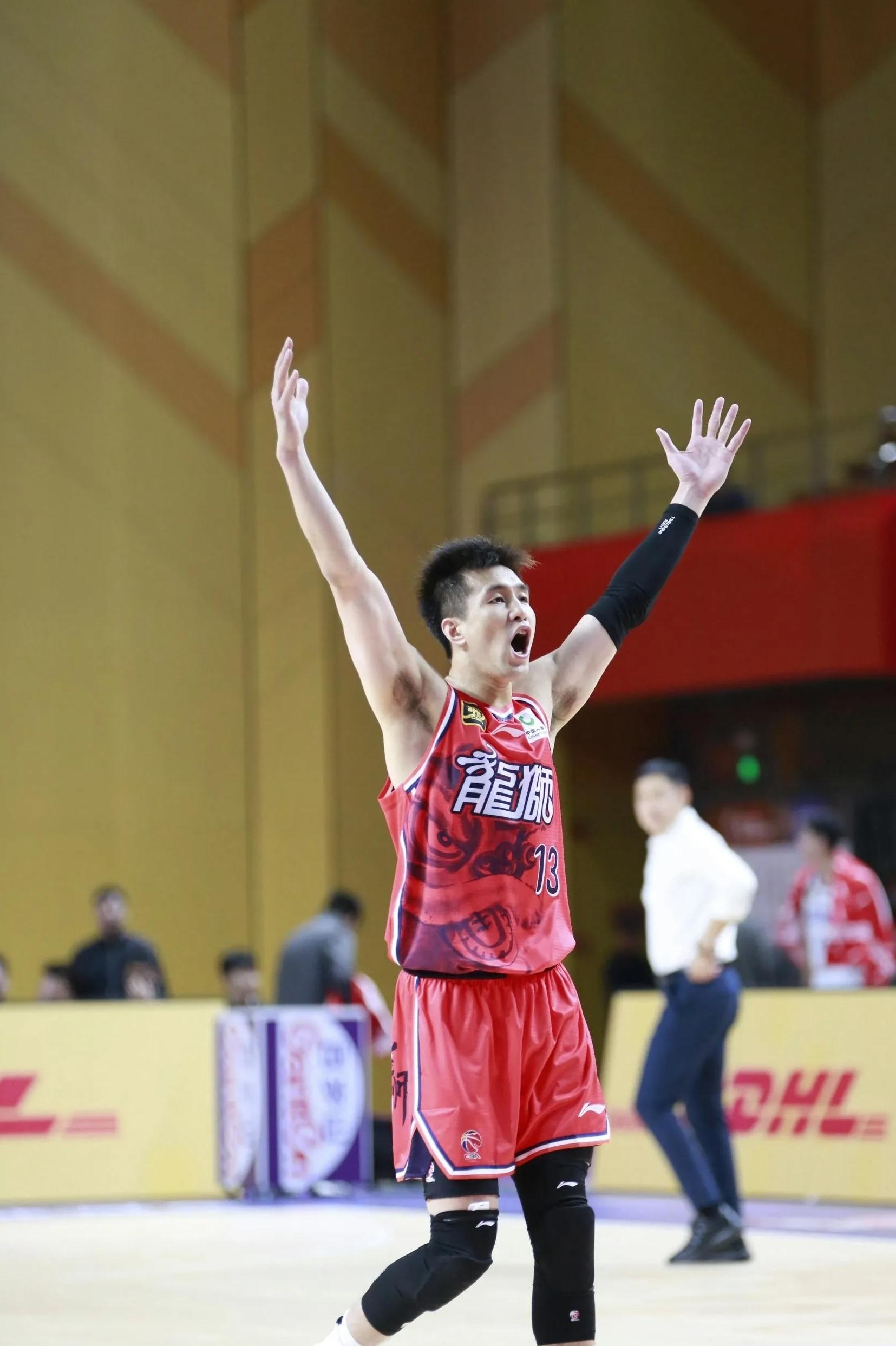 包含深圳男篮今夜防线松动，志在西甲名次提升，底气十足，赛季目标并未改变的词条