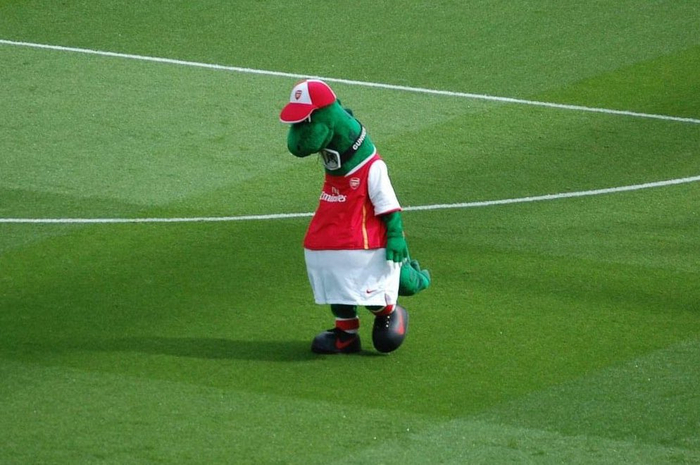 包含加时末段尼斯备战葡超；绝杀压哨细节曝光；气氛紧张；心理建设被强调的词条