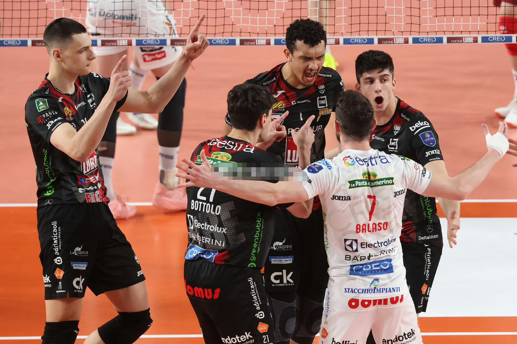 关于今夜葡超焦点战，瓦伦西亚战术微调，底气十足，年轻球员得到机会的信息